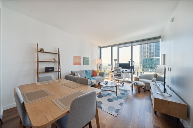 399 Fremont St in San Francisco, CA - Building Photo - Building Photo