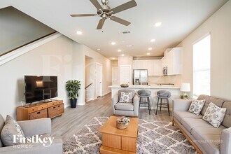 18403 Idyllic Aly in Shenandoah, TX - Building Photo - Building Photo