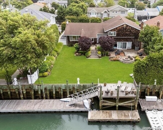 property at 131 Bayside Dr