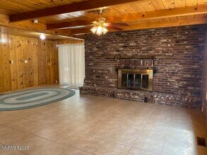 324 E Queen Way in Sparks, NV - Building Photo - Building Photo