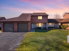 85 Rhett Dr in Commack, NY - Building Photo