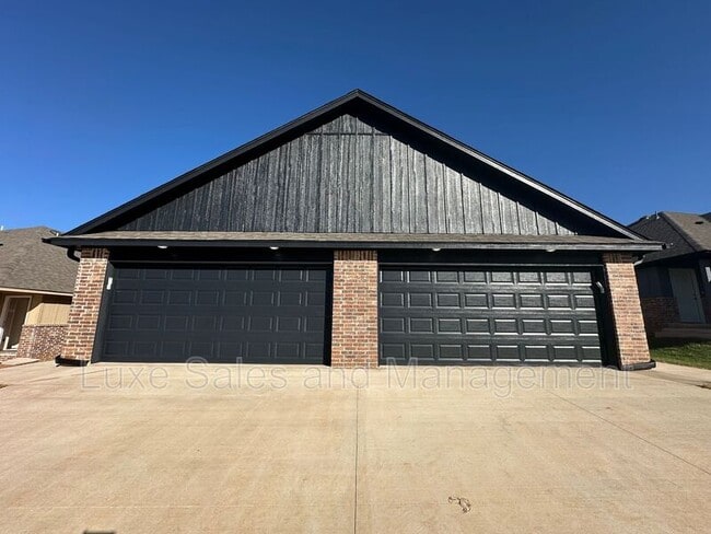 property at 11504 Mackenzie Wy