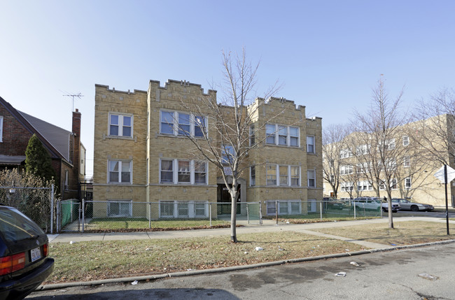 6100-6104 S Troy St in Chicago, IL - Foto de edificio - Building Photo