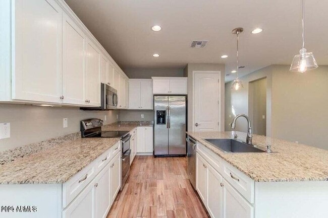 15837 S 11th Way in Phoenix, AZ - Building Photo - Building Photo