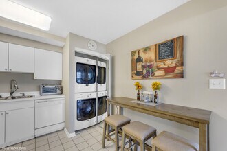 211 E Liberty St in Wauconda, IL - Building Photo - Building Photo