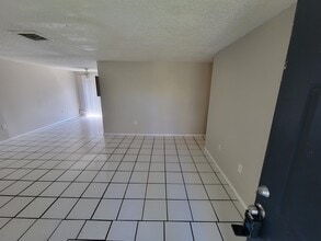 7122 Green St in New Port Richey, FL - Building Photo - Building Photo