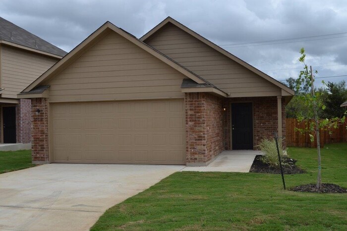 10718 Goose Way in San Antonio, TX - Building Photo