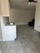 18530 Eucalyptus St in Hesperia, CA - Building Photo - Building Photo