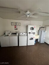 797 E Harmon Ave in Las Vegas, NV - Foto de edificio - Building Photo