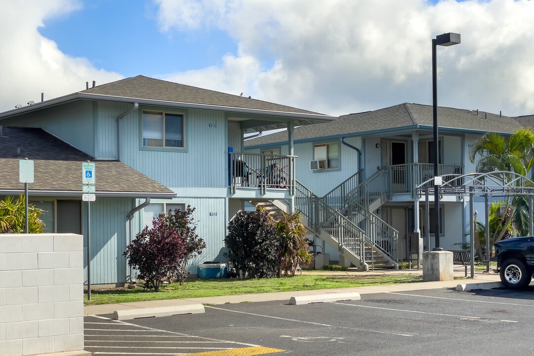 Sea Winds in Waianae, HI - Building Photo