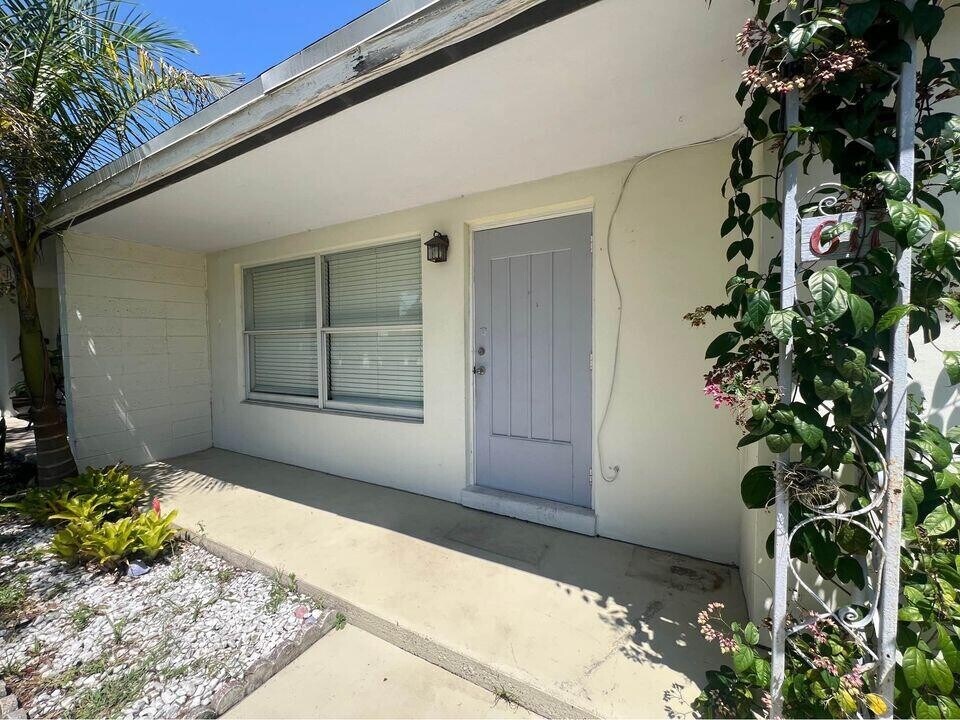 611 SE Flamingo Ave in Stuart, FL - Building Photo