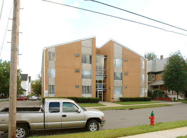 kalmor apartments in Bristol, CT - Building Photo - Building Photo