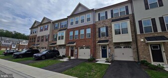 7964 Big Roundtop Rd in Severn, MD - Building Photo