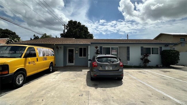 5545 E 6th Ave in Hialeah, FL - Building Photo - Building Photo