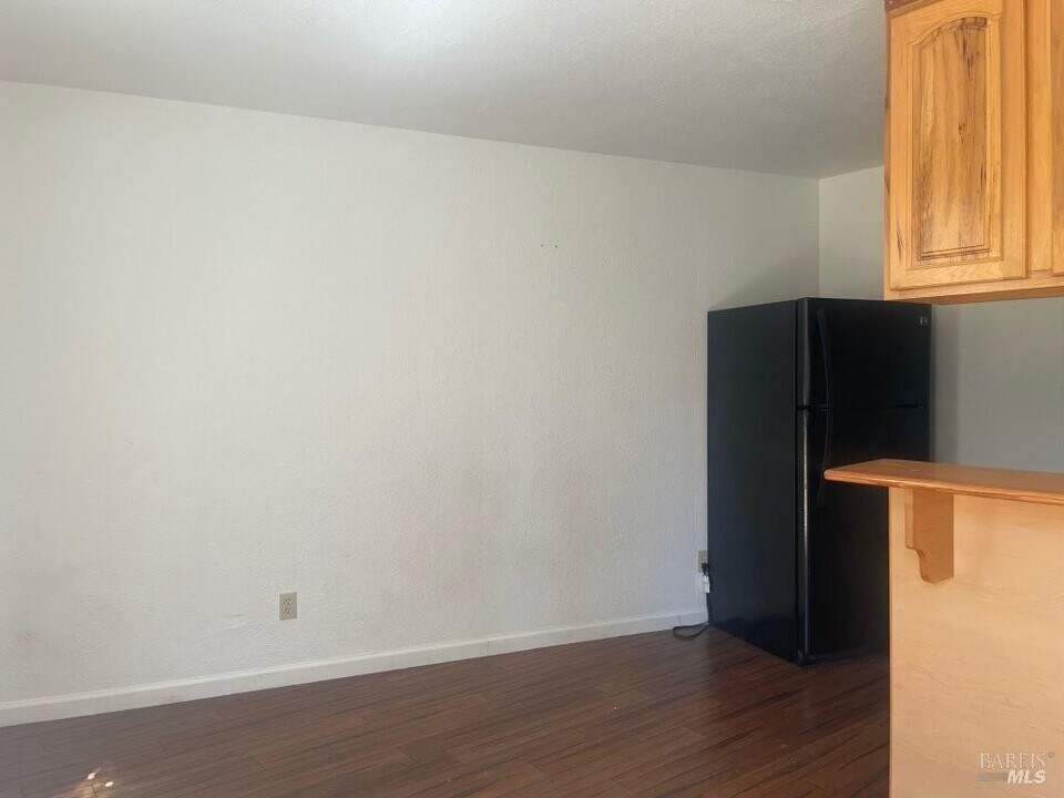 93-14 14th St in Vallejo, CA - Foto de edificio