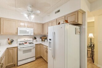 200 W Campbell St in Arlington Heights, IL - Building Photo - Building Photo