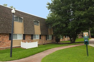 Hanover Landing Apartments in Wilmington, NC - Foto de edificio - Building Photo