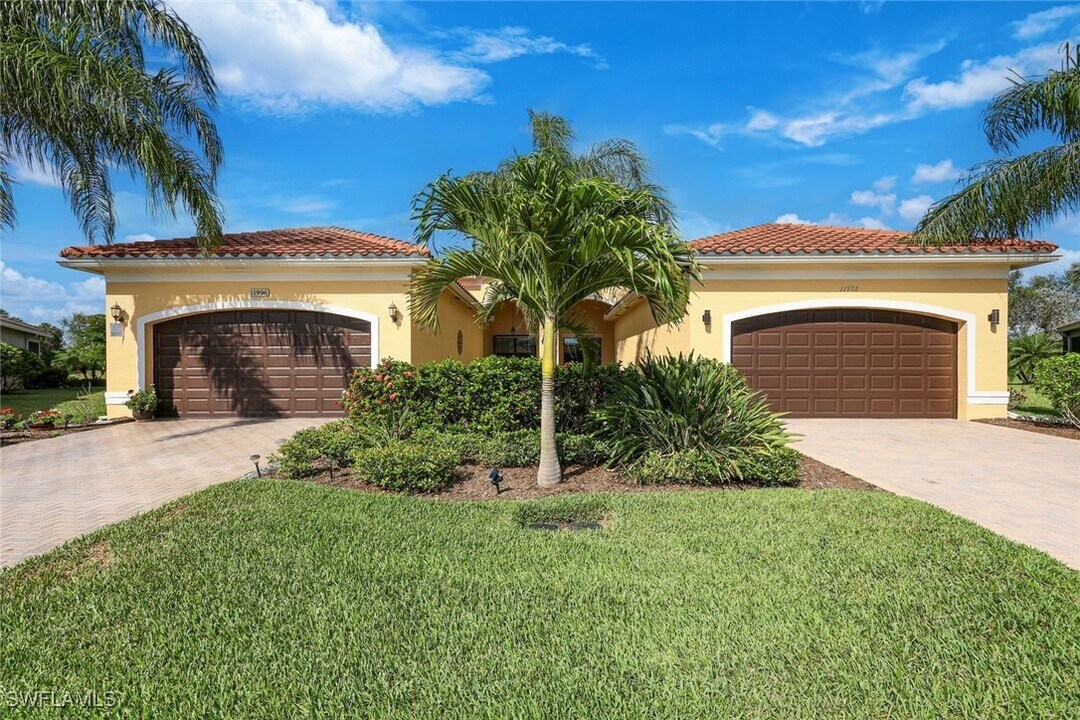 11992 Five Waters Cir in Ft. Myers, FL - Building Photo