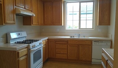 716 Tyler Ave in Greenfield, CA - Building Photo - Building Photo