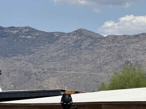 8574 E Ruby Dr in Tucson, AZ - Foto de edificio - Building Photo