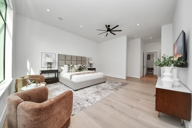 5327 S Braeswood Blvd