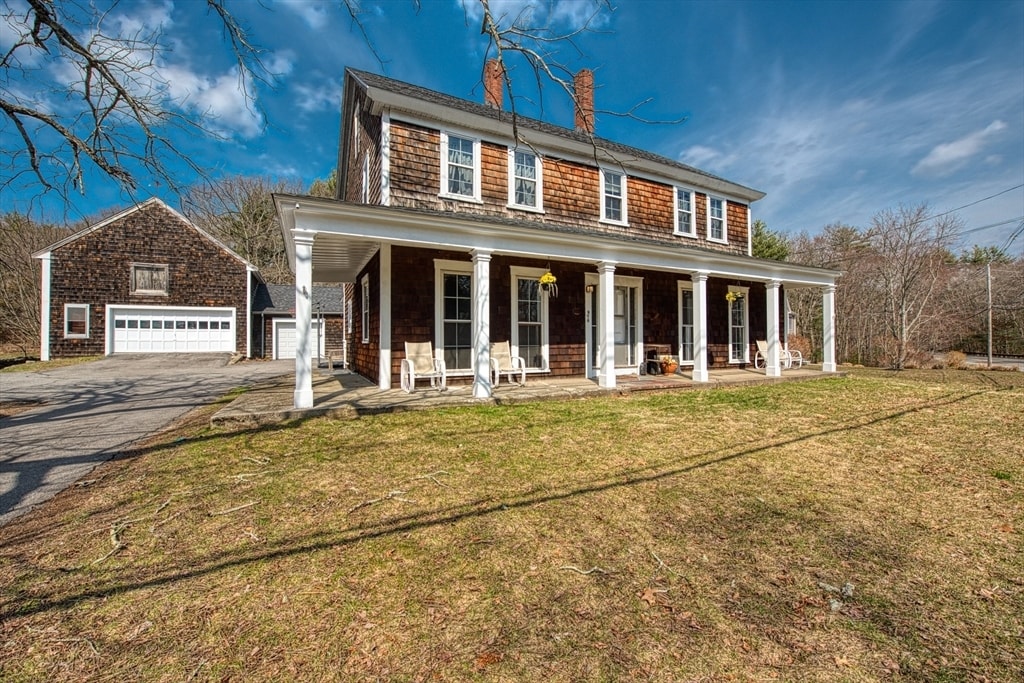 970 N Main St in Raynham, MA - Building Photo