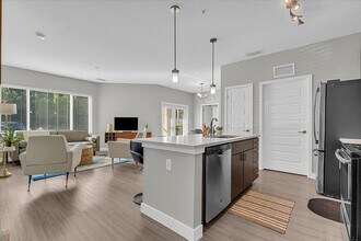 81 West in Ft. Myers, FL - Building Photo - Building Photo