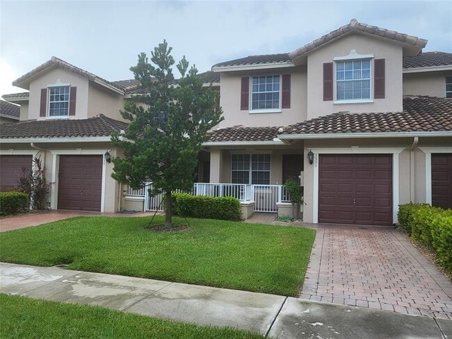 property at 3331 Lakeside Dr