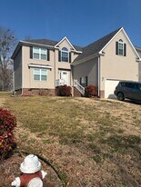 121 Highlands Pkwy in Newport News, VA - Building Photo