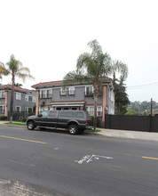 1622 Talmadge St in Los Angeles, CA - Foto de edificio - Building Photo
