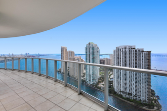 300 S BISCAYNE, Unit 34 floor in Miami, FL - Building Photo - Building Photo