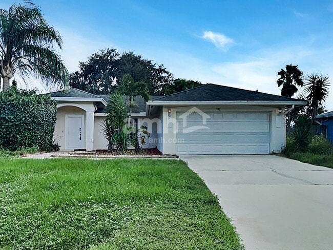 property at 932 SW Gwendolen Terrace
