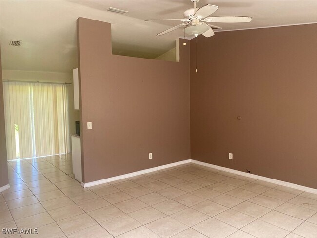134 Aurora Ave S in Lehigh Acres, FL - Building Photo - Building Photo