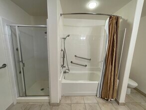 423 7th St, Unit 704 in Oakland, CA - Foto de edificio - Building Photo