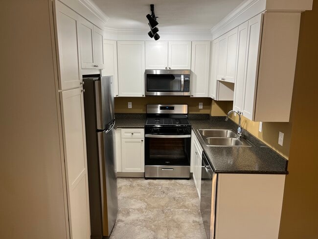 property at 119 E Genesee St