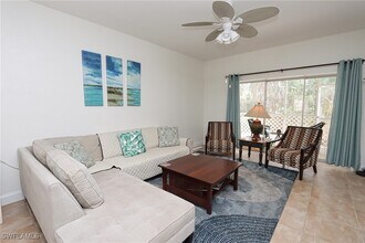 757 Wiggins Lake Dr in Naples, FL - Building Photo - Building Photo