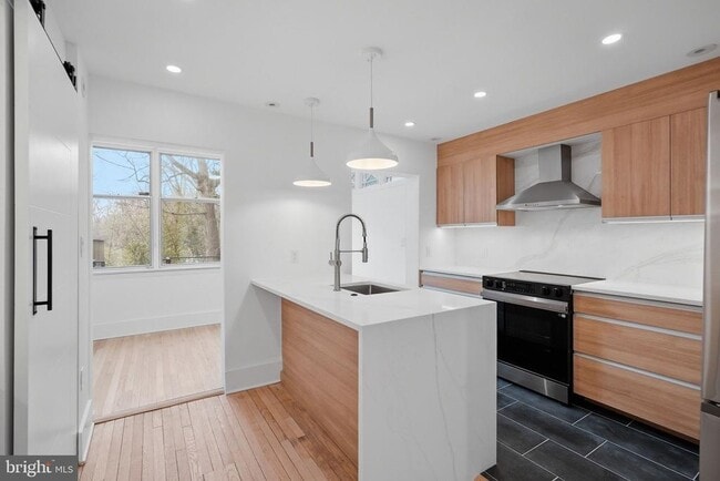 2028 Tunlaw Rd NW in Washington, DC - Building Photo - Building Photo