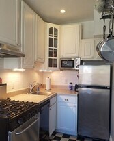 52 Queensberry St, Unit 1 in Boston, MA - Building Photo