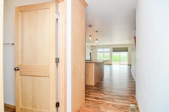 2220 Blue Stem Ln in De Pere, WI - Building Photo - Building Photo