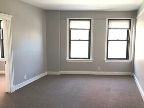 479 Commonwealth Ave, Unit 306 in Boston, MA - Foto de edificio - Building Photo