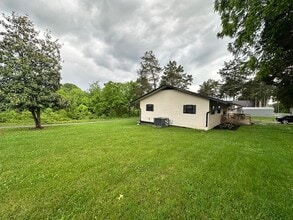128 Harness Rd in New Tazewell, TN - Foto de edificio - Building Photo