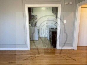 1369 W Estes Ave in Chicago, IL - Building Photo - Building Photo