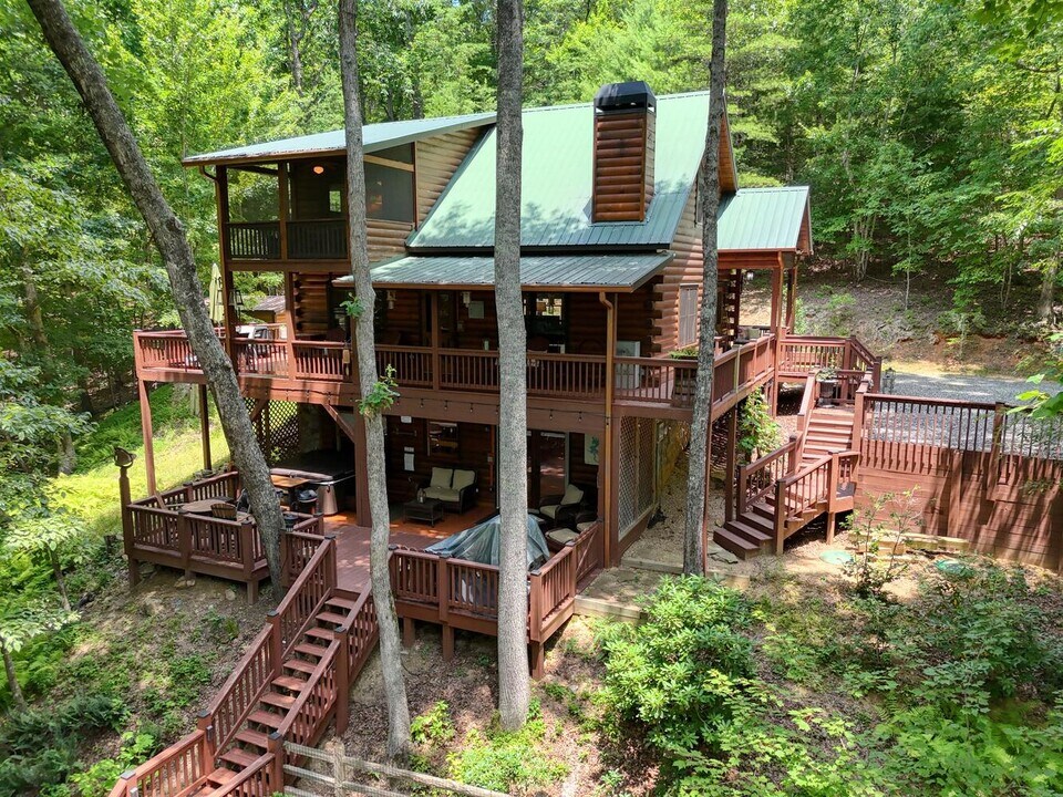 182 Majestic Way in Morganton, GA - Building Photo