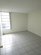 8821 W Flagler St in Miami, FL - Building Photo - Building Photo