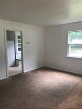 703 Albert Ave in Rockford, IL - Building Photo - Building Photo