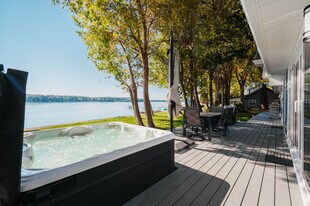 8075 Outer Dr S in Traverse City, MI - Building Photo