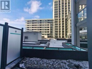 8 Cedarland Dr in Markham, ON - Building Photo - Building Photo