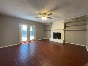 15826 El Estado Dr in Dallas, TX - Building Photo - Building Photo