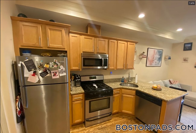 25 Lothrop St, Unit 1