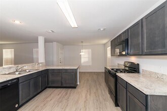 8627 Middleton Oaks Cir in Houston, TX - Building Photo - Building Photo